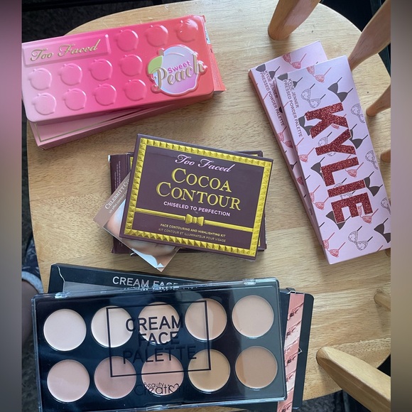 Makeup bundle - Picture 1 of 5